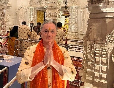  Gautam Hari Singhania seeks divine blessings at Ram Mandir before Bhoomi Poojan for new Ethnix by Raymond store in Ayodhya
